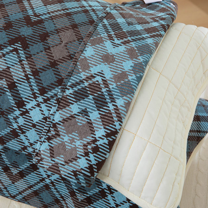 Women's pillowcase with delicate floral motif Stornfield