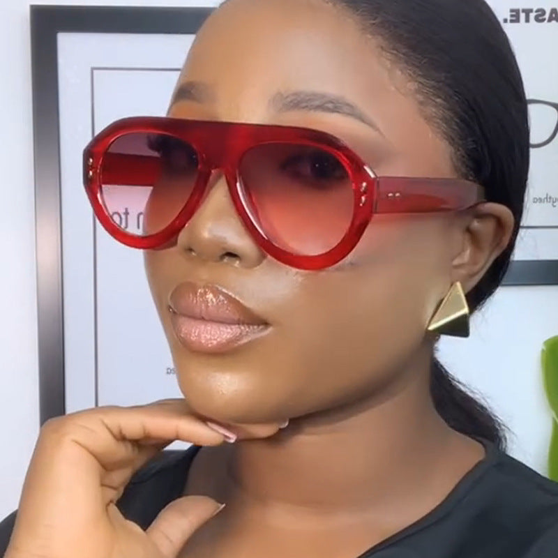 Women's fashionable sunglasses with extravagant design Stornfield