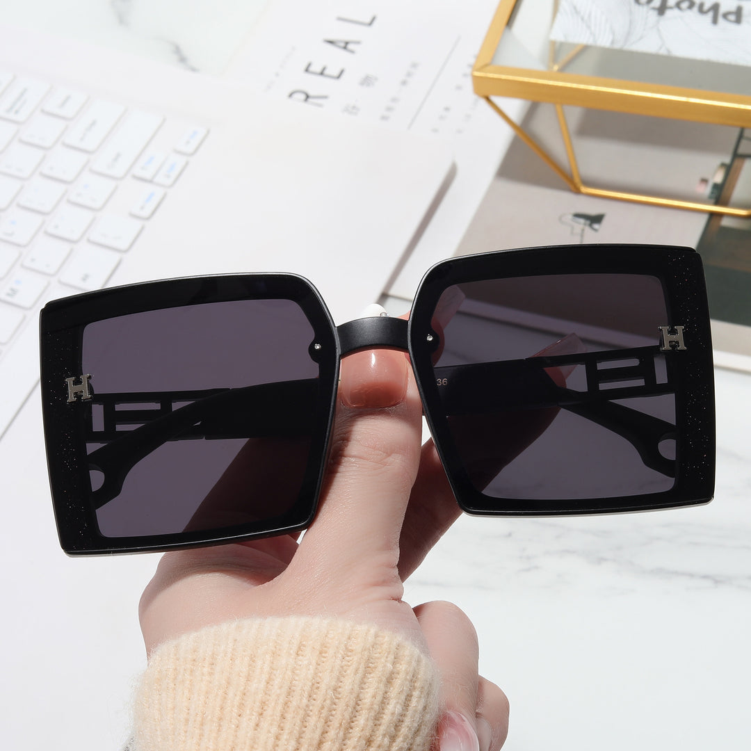 Women’s fashionable sunglasses with extravagant, rectangular frame Stornfield