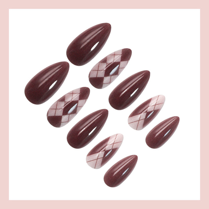 Artificial nail set with stylish geometric and elegant accents Stornfield