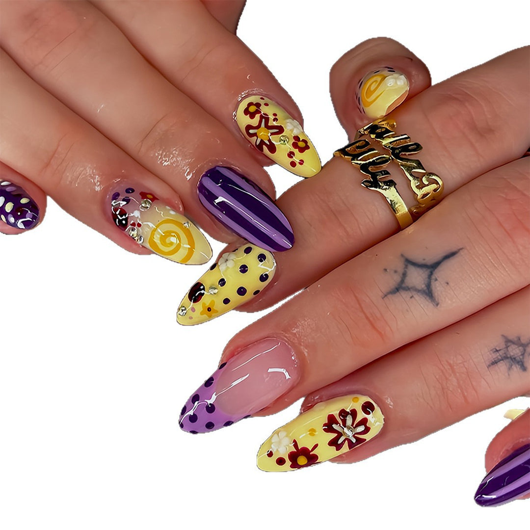 Artificial Fingernails with Floral and Geometric Design Stornfield