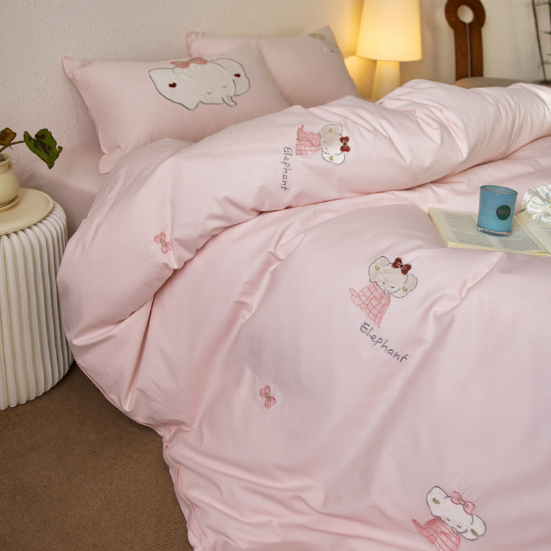 Children's bedding set with embroidered elephant motifs and soft cotton satin
