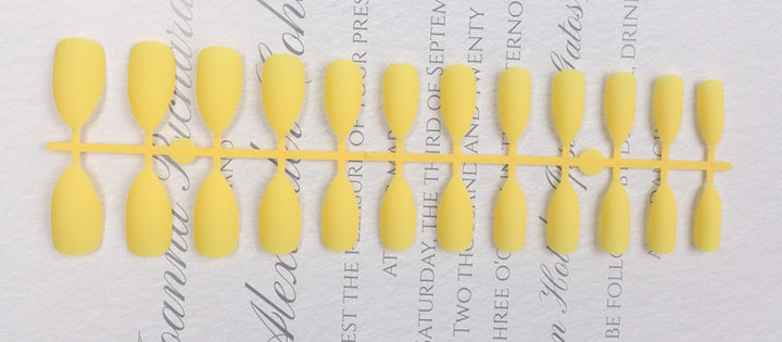 Stiletto Press-On Nail Set Stornfield