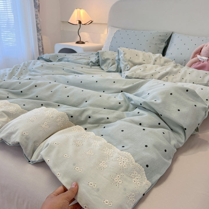 Elegant Bow Patterned Quilt Set