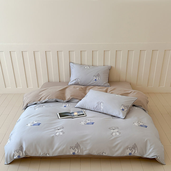 Reversible cotton satin duvet cover set with geometric square jacquard and concealed zipper