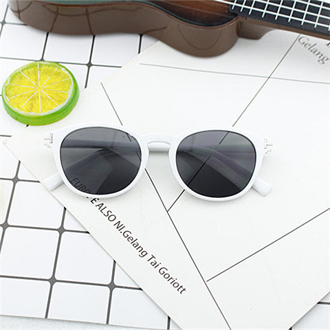 Women fashion sunglasses with elegant, round design Stornfield