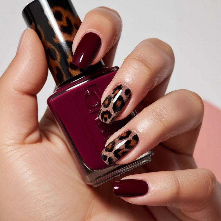 Artificial nails with modern leopard pattern Stornfield