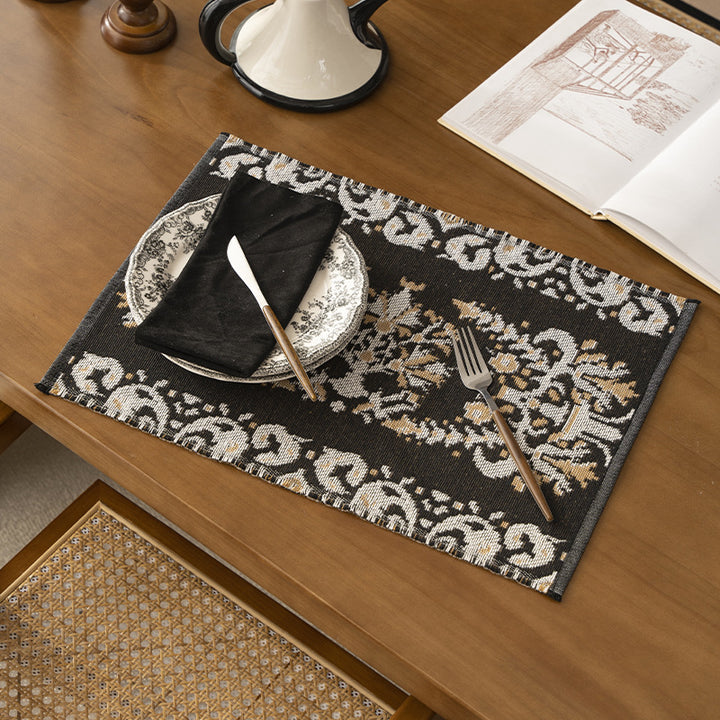 Reversible woven rug runner with ornamental jacquard structure Stornfield