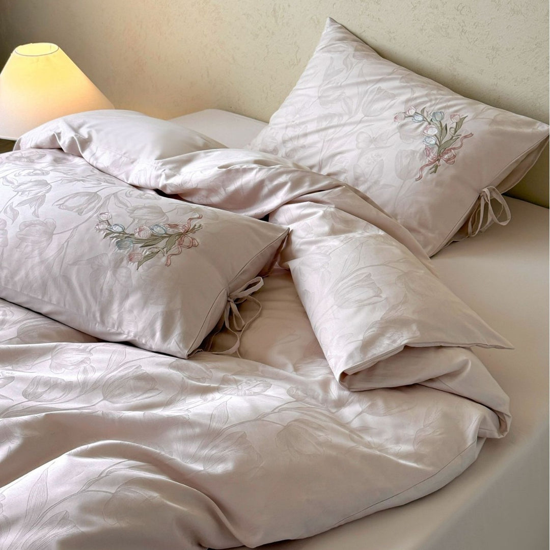 Luxurious satin bedding set with floral jacquard texture and fine floral embroidery