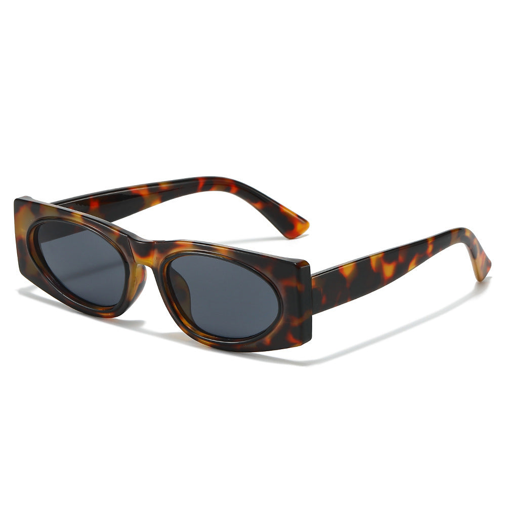 Retro-Inspired Wide-Frame Sunglasses Stornfield