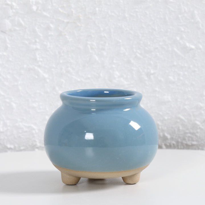 Contemporary Curved Ceramic Vase Stornfeild