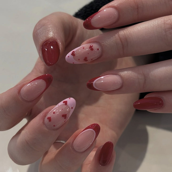 Artificial nail set with elegant heart accents and shine Stornfield