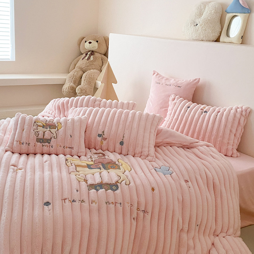 Fluffy corduroy quilt set with embroidery