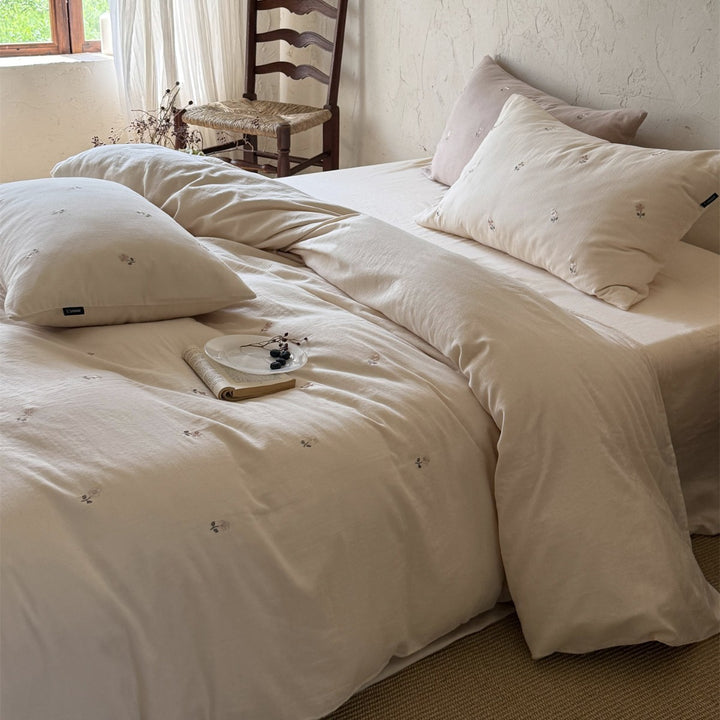 Embroidered Small-Scatter Floral Linen-Cotton Duvet Cover Set with Pillowcases