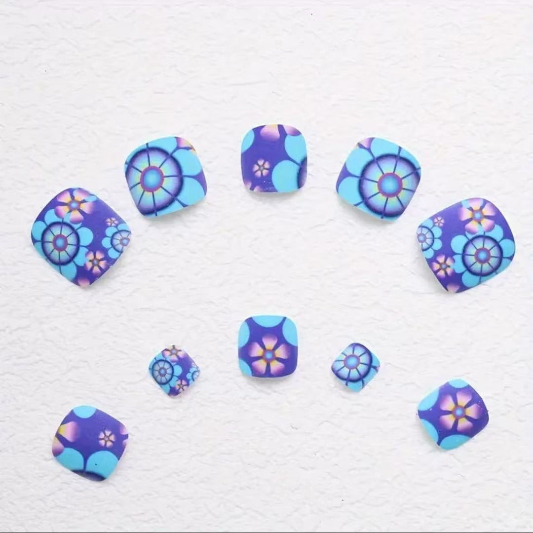 Nail art set with floral designs and matte finish Stornfield