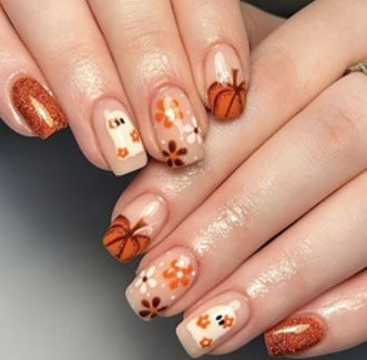 Artistic Halloween-Themed Nail Art Stornfield 1789915324
