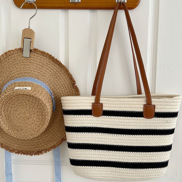 Stylish straw bag with contrasting stripes Stornfield