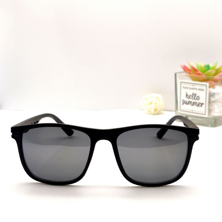 Men's stylish sunglasses with a sleek frame and polarized lenses Stornfield