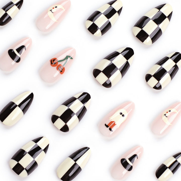 Artificial nail art in Halloween design Stornfield