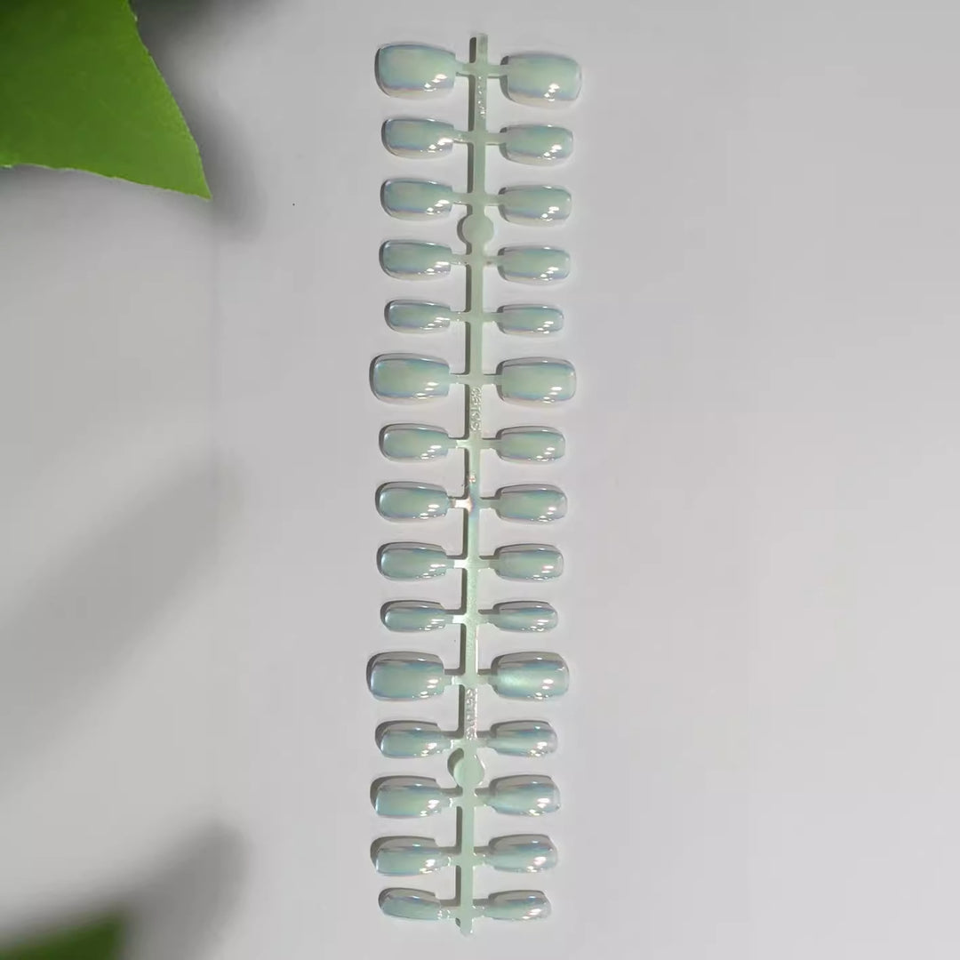 Iridescent Press-On Nail Set Stornfield