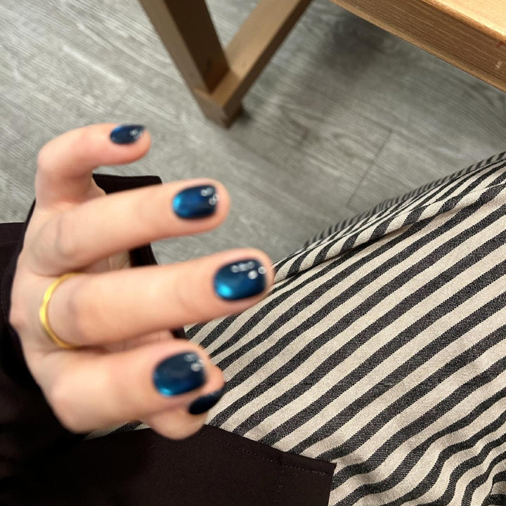 Artificial Nail Tips in Fashionable Shimmer Look Stornfield