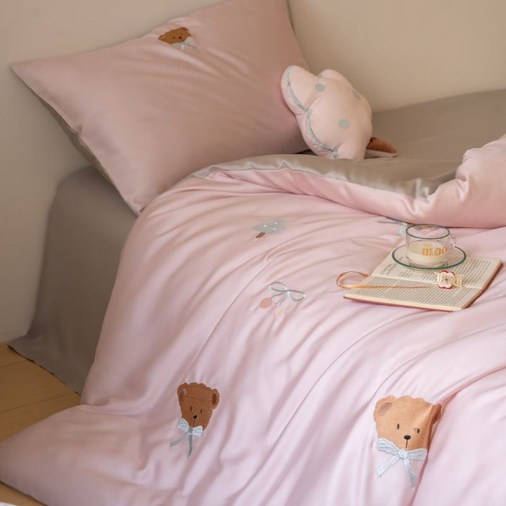Cozy Cartoon-Themed Bedding Set