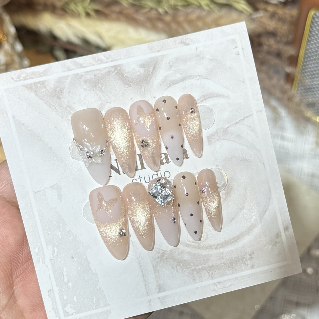 Elegant Press-On Nail Art Set with Decorative Floral Accents Stornfield