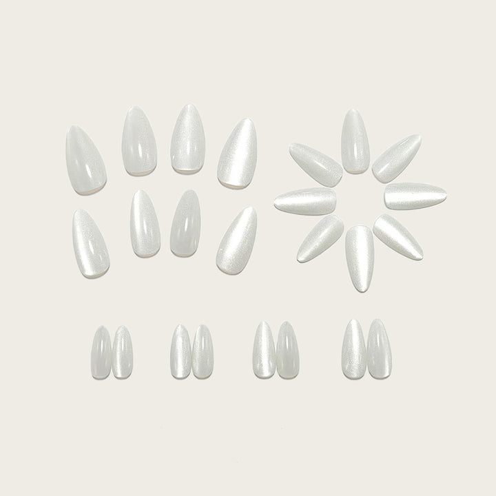 Elegant lace artificial nails Stornfield