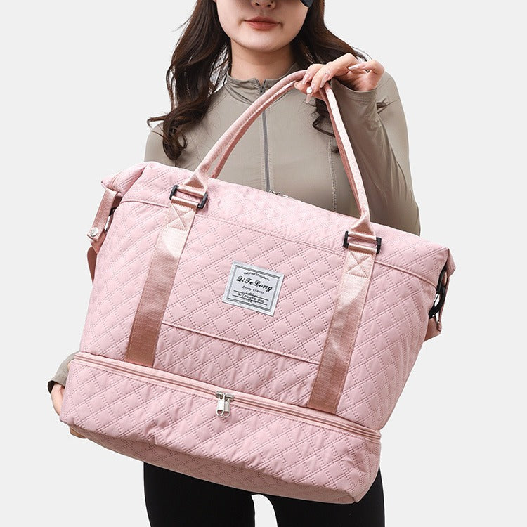 Quilted Multi-Compartment Travel Bag