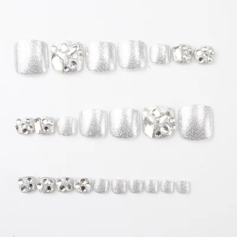 Glamorous flip-flops with rhinestones and pearls Stornfield