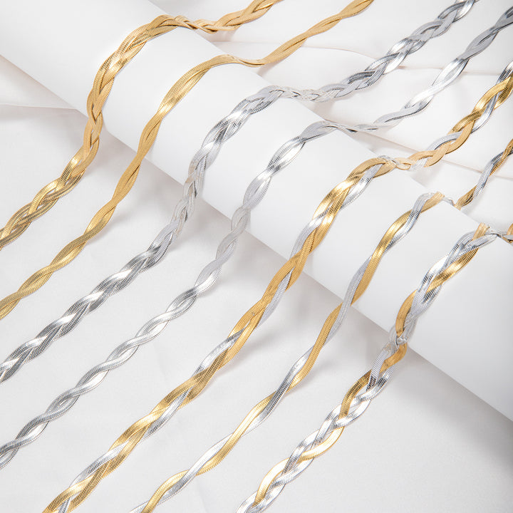 Elegant Textured Wire Bracelet Stornfield