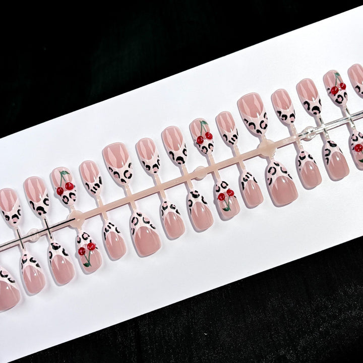 Elegant Press-On Nail Art Set 1790746251
