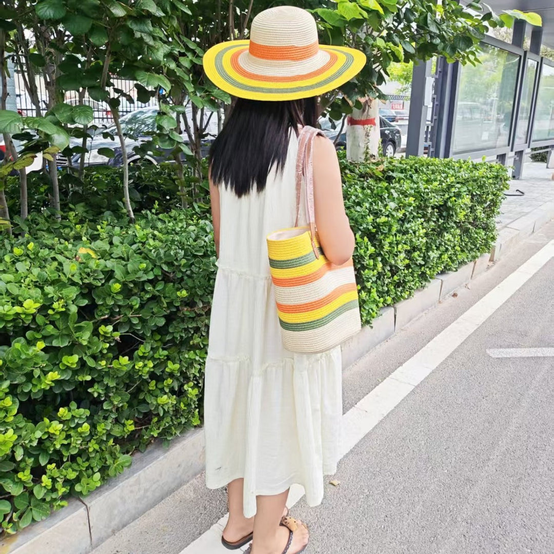 Summery beach bag and sun hat Stornfield