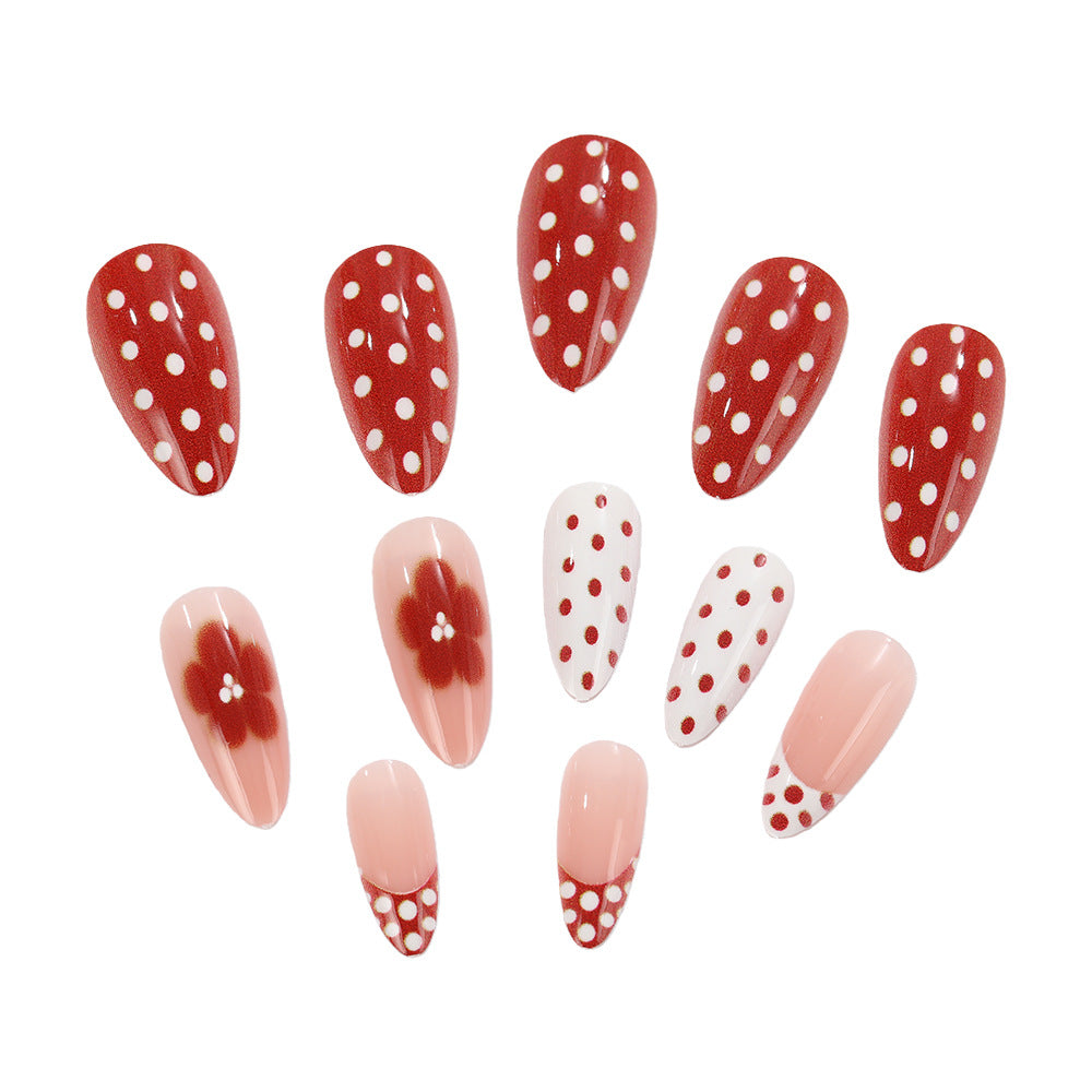 Playful retro style artificial nails Stornfield