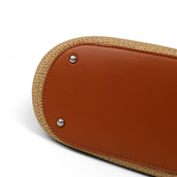 Sleek beach bag with matching sun hat Stornfield