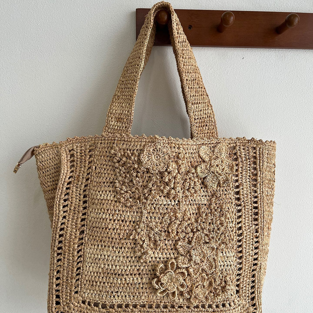 Handmade straw bag with floral details Stornfield