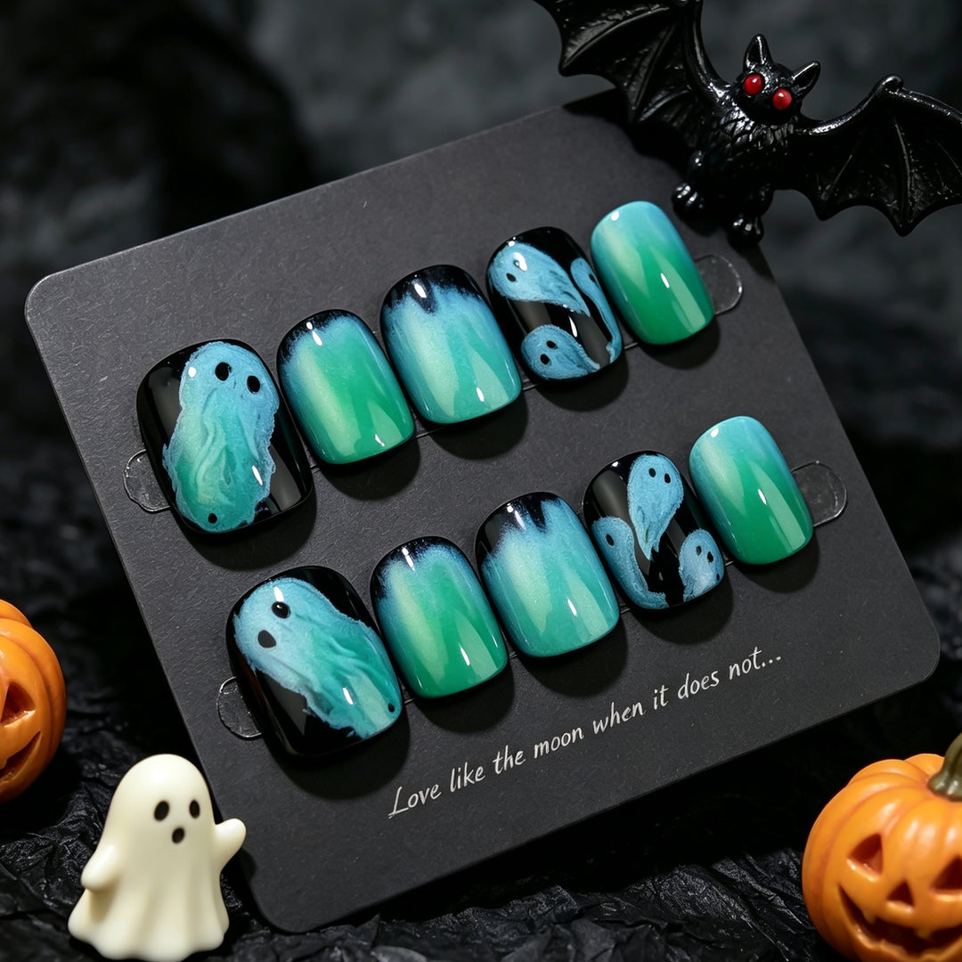 Spooky Ghost-Inspired Press-On Nail Set