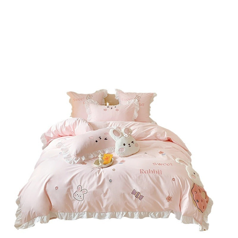 Children's bedding set with ruffles and appliquéd bunny motif