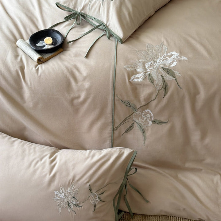 Embroidered Cotton Duvet Cover Set with Tie-Closure Pillowcases