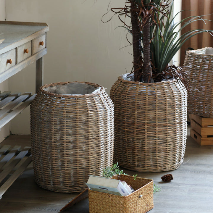 Stylish laundry basket made of braided natural material Stornfield
