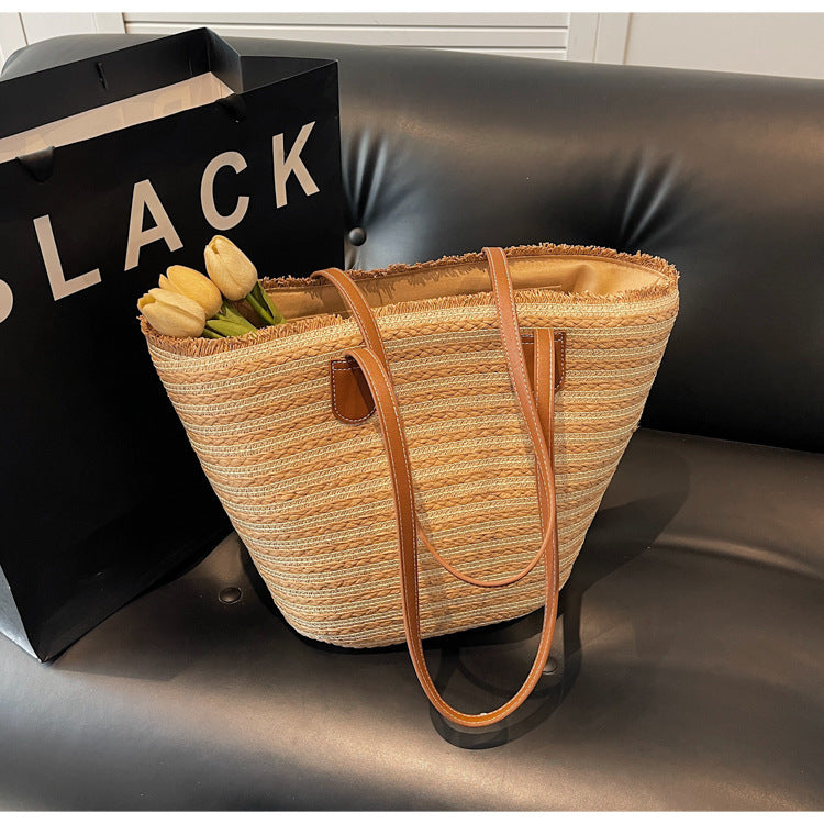 Beach bag with unique woven design Stornfield