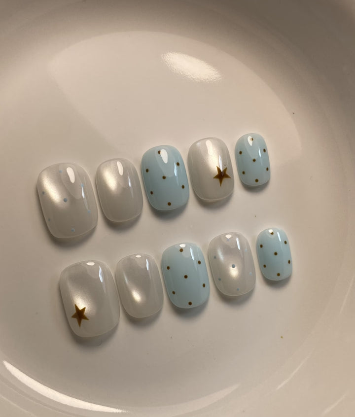 Decorative Press-On Nail Art Set with Star and Dot Designs