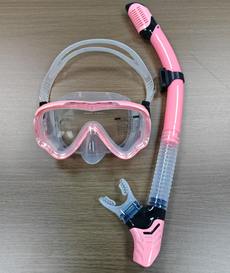 Diving mask with anti-fog technology and wide field of vision Stornfield