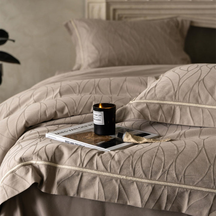 Wave-Textured Jacquard Duvet Cover Bedding Set with Piped Hem