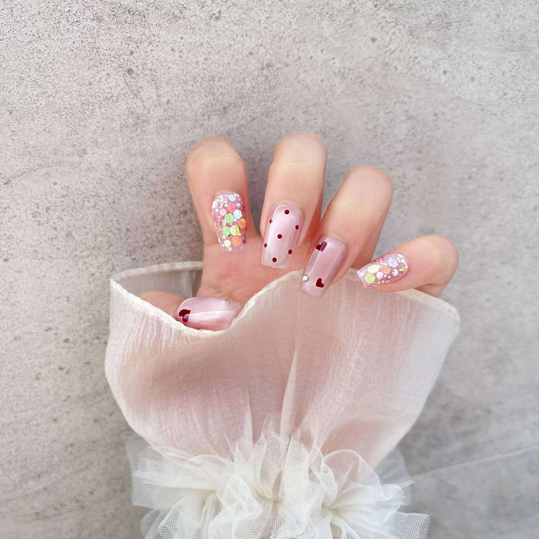 Artistic Press-On Nail Art Set with Heart and Glitter Design