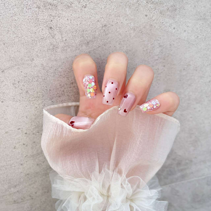 Artistic Press-On Nail Art Set with Heart and Glitter Design