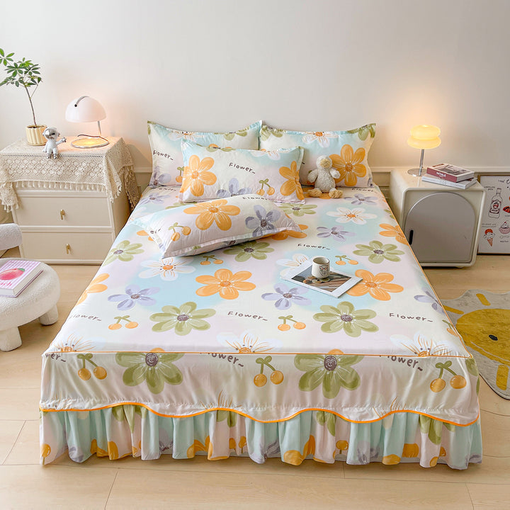 Floral Patterned Bedspread with Ruffled Edge