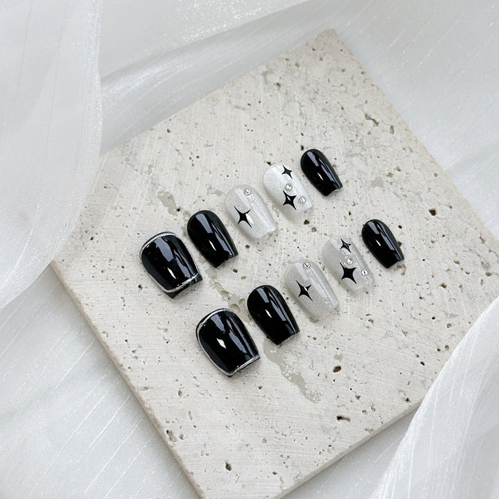 Glamorous Press-On Nail Set with Shimmering Metallic Accents