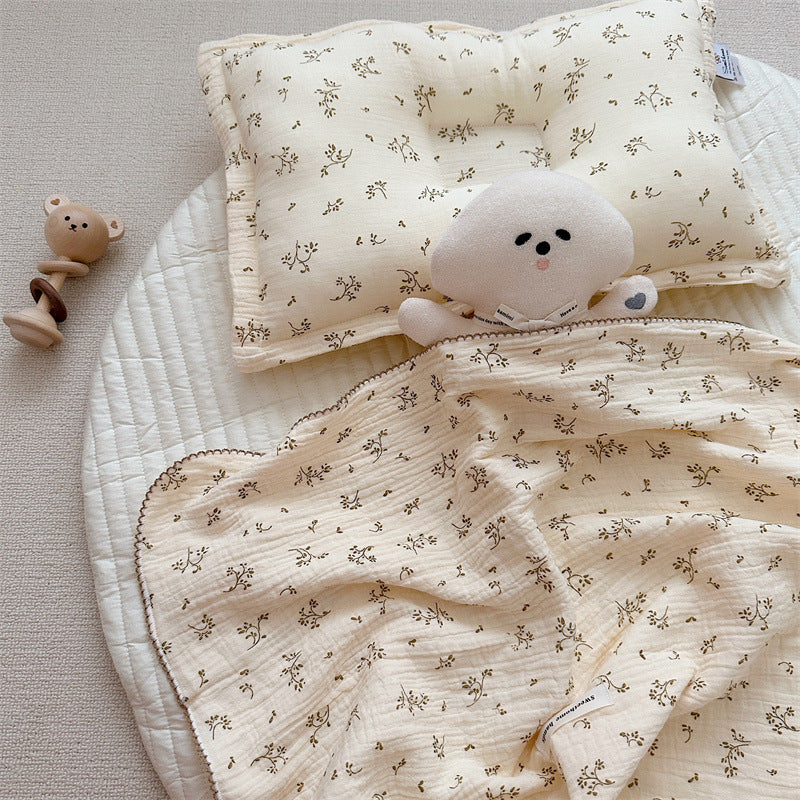 Unisex Cozy Muslin Blanket with Delicate Flower Pattern Stornfield
