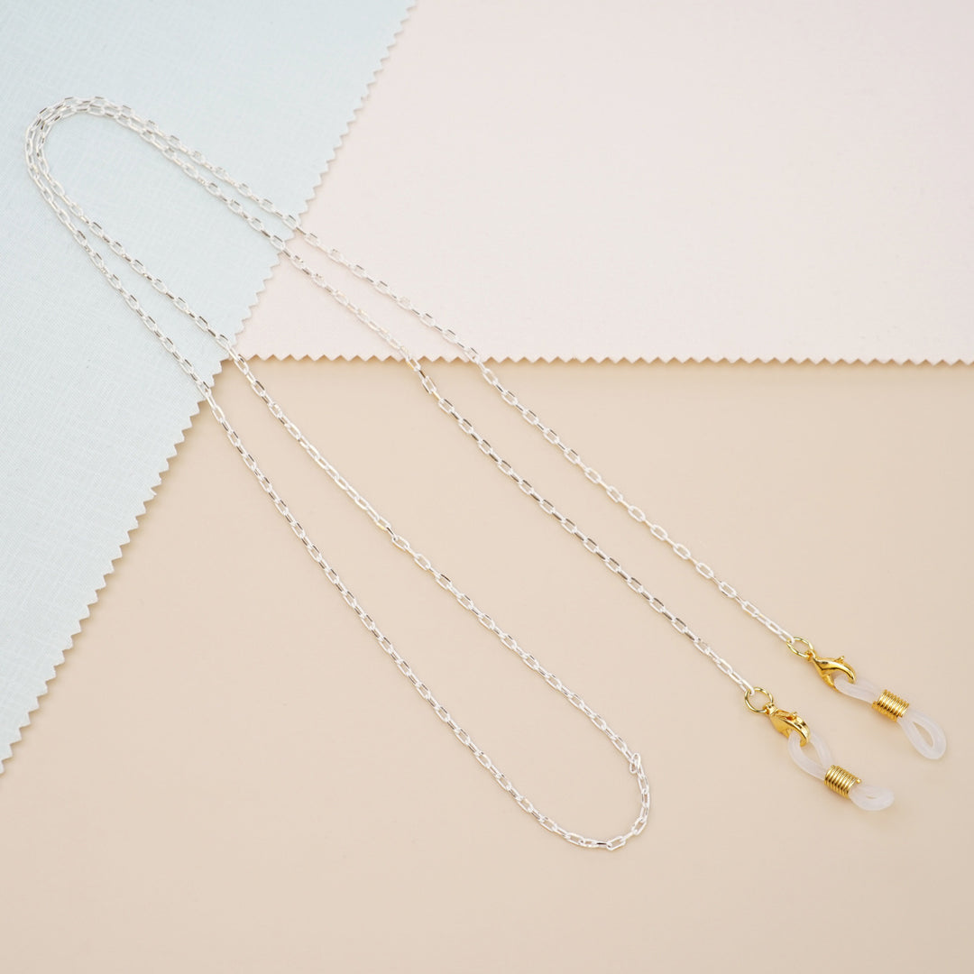 Elegant Link Chain Eyewear Holder Stornfield